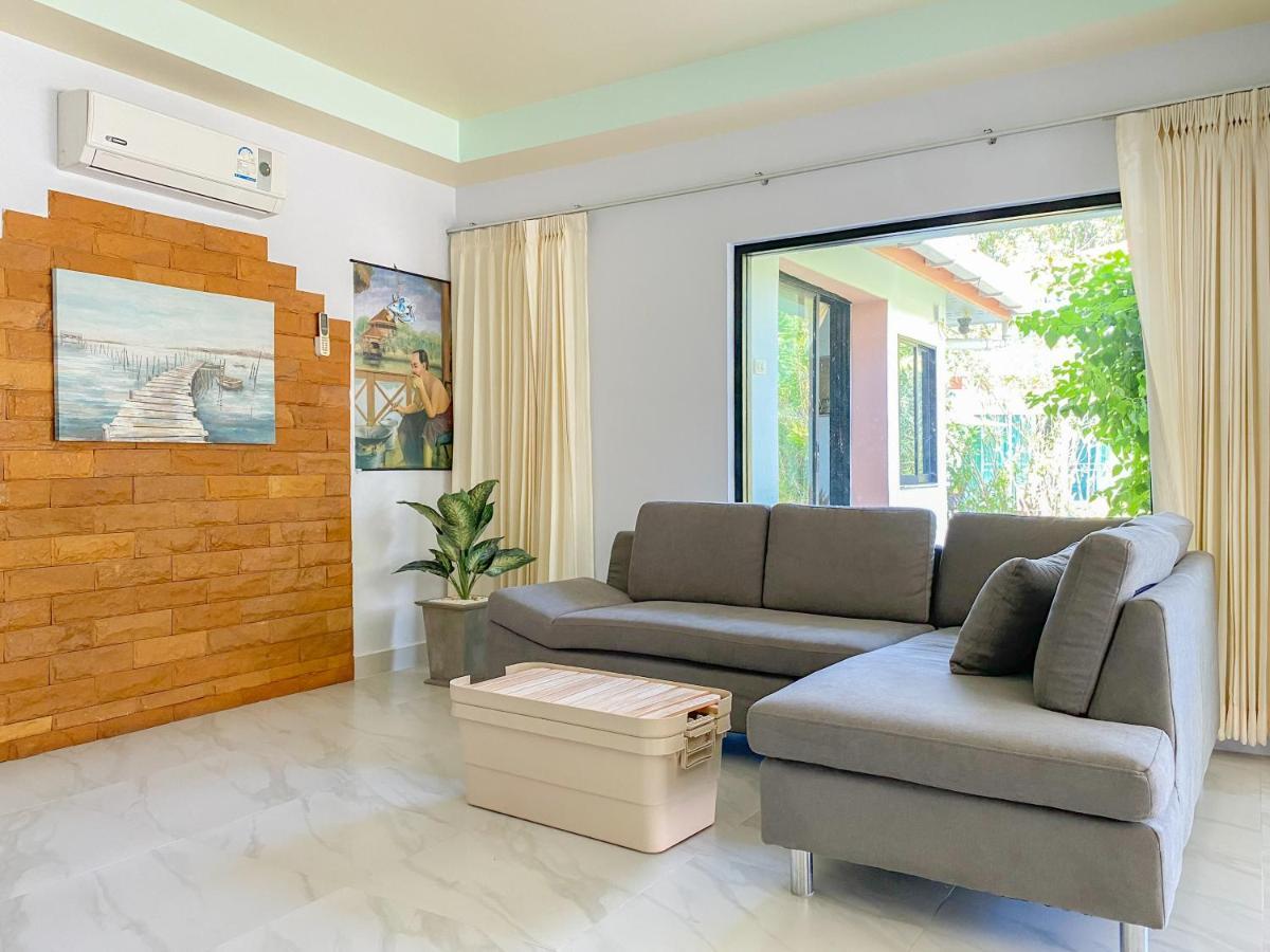 Tina'S Living Paradise - Guesthouses With Private Pool Ban Phe Exteriör bild