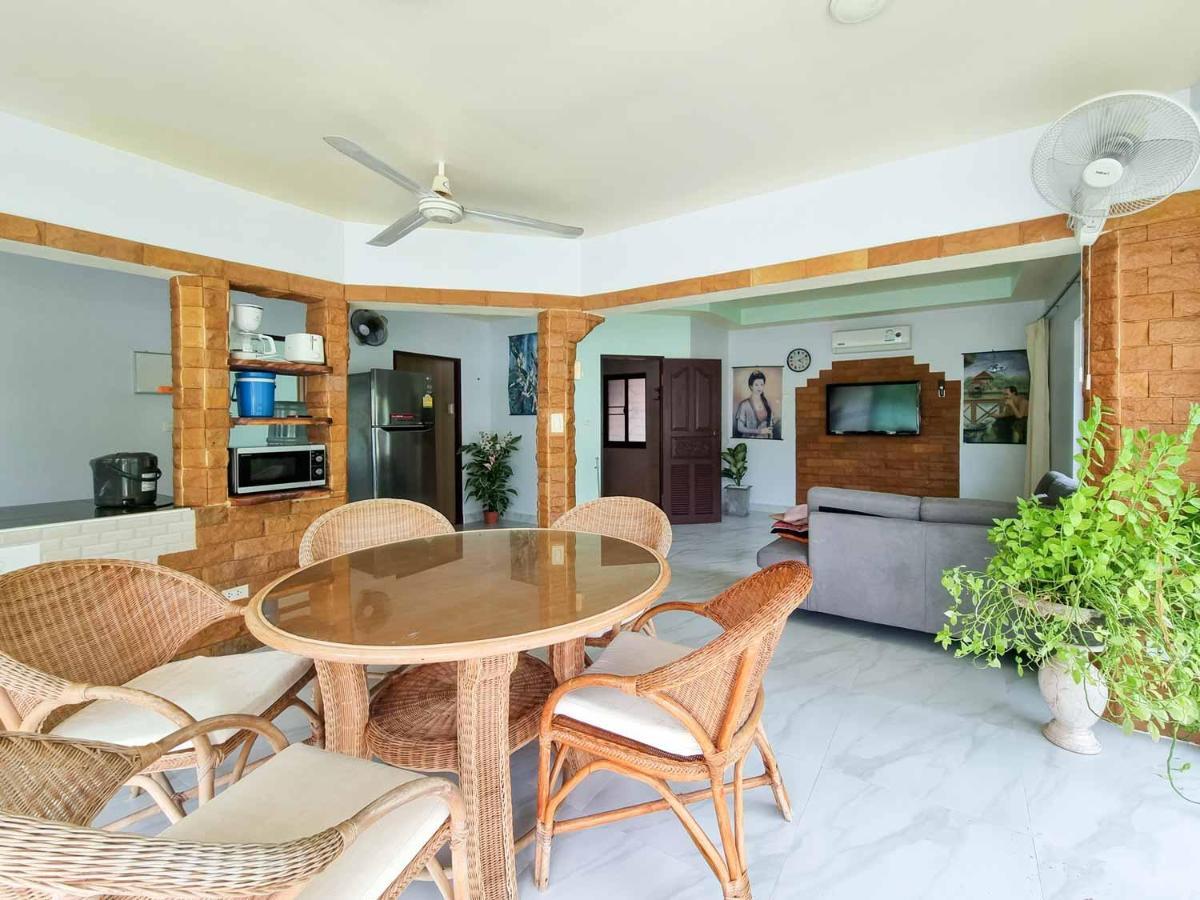 Tina'S Living Paradise - Guesthouses With Private Pool Ban Phe Exteriör bild