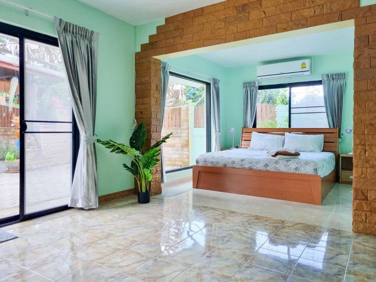 Tina'S Living Paradise - Guesthouses With Private Pool Ban Phe Exteriör bild