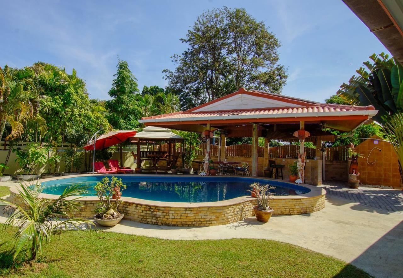 Tina'S Living Paradise - Guesthouses With Private Pool Ban Phe Exteriör bild