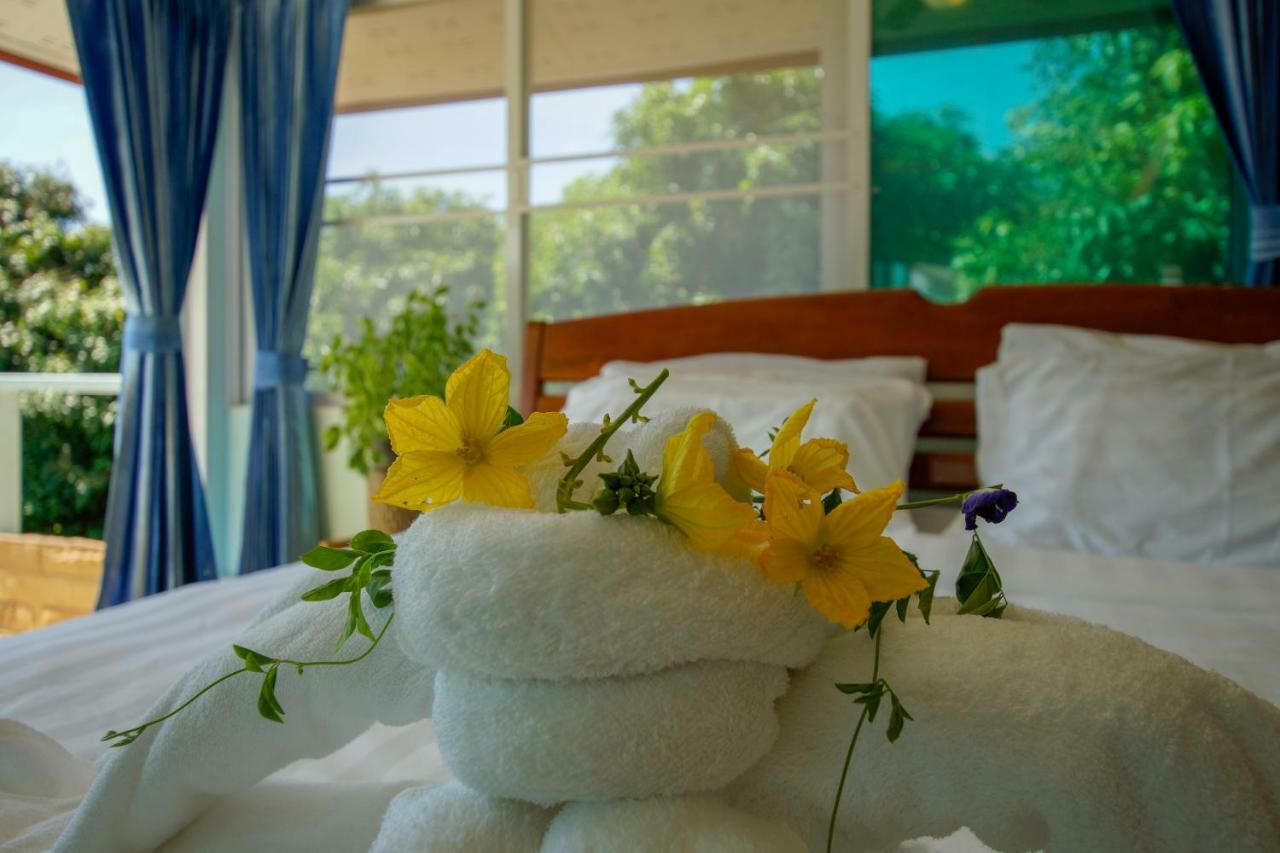 Tina'S Living Paradise - Guesthouses With Private Pool Ban Phe Exteriör bild