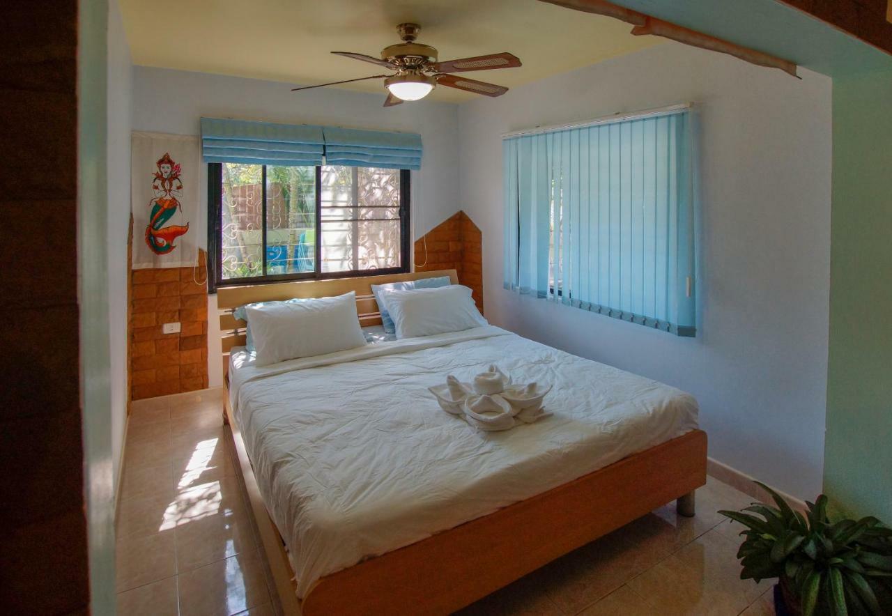 Tina'S Living Paradise - Guesthouses With Private Pool Ban Phe Exteriör bild
