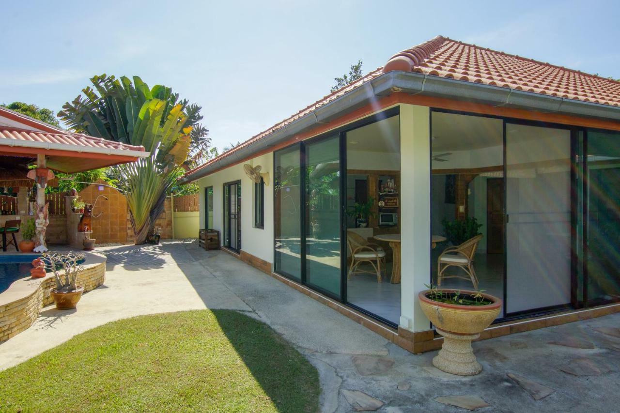 Tina'S Living Paradise - Guesthouses With Private Pool Ban Phe Exteriör bild